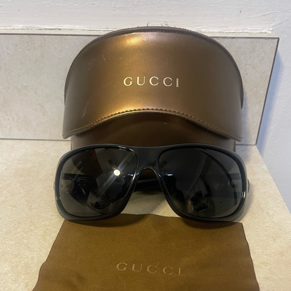 Gucci 1604 sunglasses
